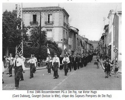 1946 -Rassemblement à Sainte-Foy rue Victor Hugo - Prisonniers.jpg